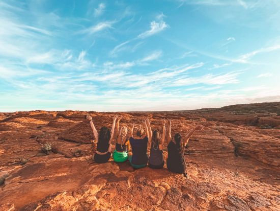 6泊7日キャンプ宿泊ツアー！ウルルからアデレードまで長距離移動　広大なアウトバックを巡るロードトリップの旅＜英語／エアーズロック発・アデレード解散＞