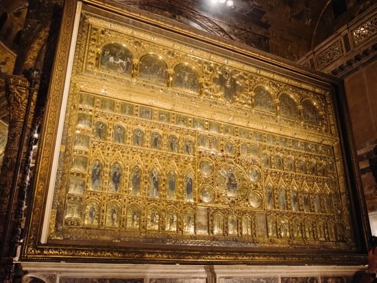 Walks_Venice_Alone_in_St_Marks_and_Doges-0114_okykvi