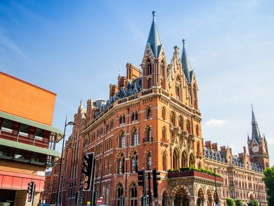 UK_London_King's_Cross_shutterstock_703518838