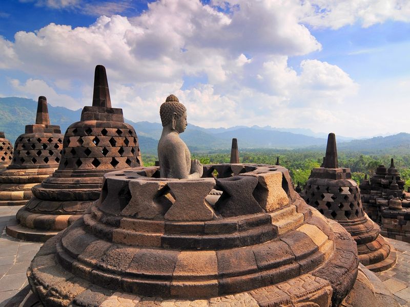 Yogyakarta_Borobudur_AdobeStock_202991442