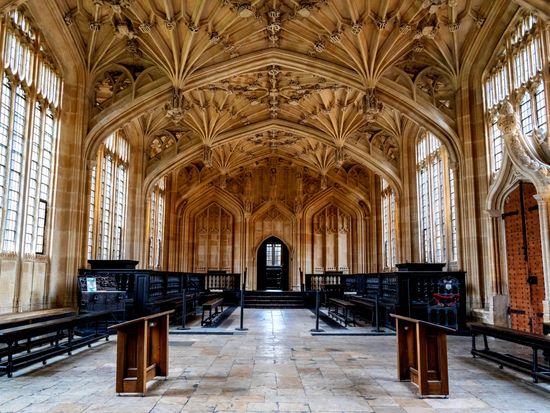Oxford Bodleian Library_AdobeStock_649184139