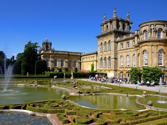 England_Oxford_Blenheim Palace_pixta_42733512_M