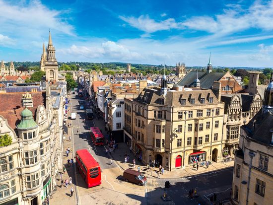 UK_England_Oxford_Aerial-view_shutterstock_588941597