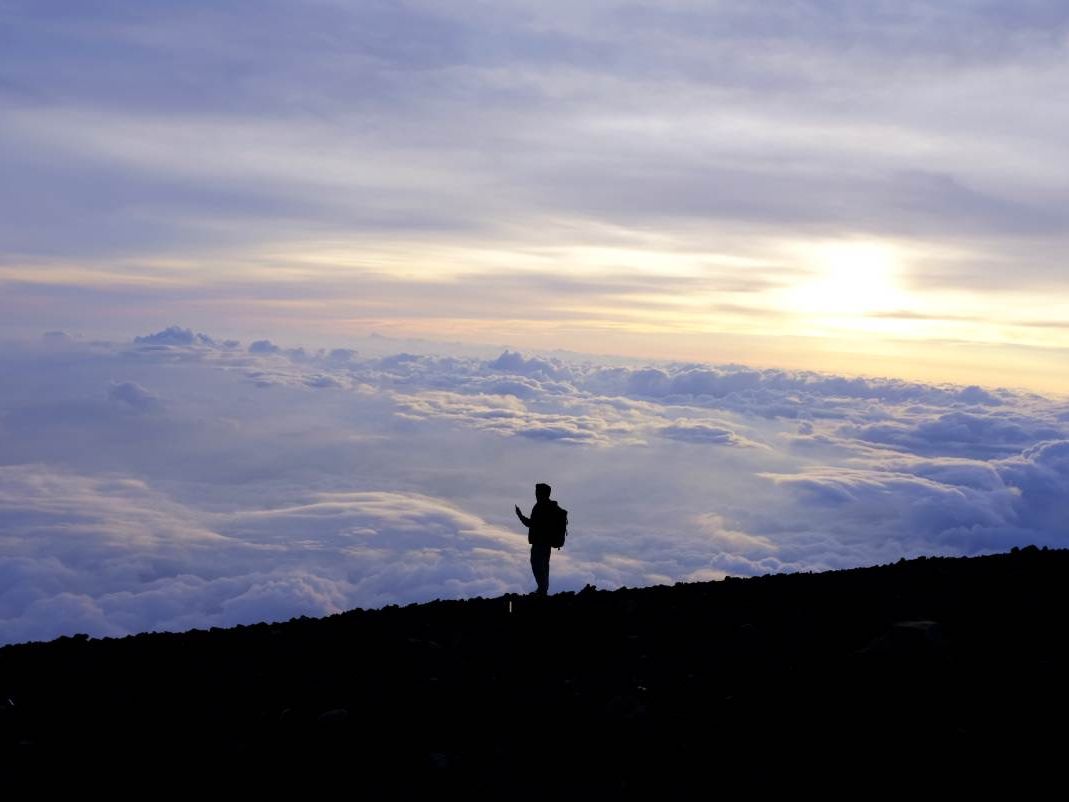 Mt. Fuji 2-Day Climbing Tour from Tokyo via Fujinomiya Trail with Hut Stay and Hot Spring Visit