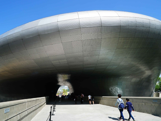 ソウル街歩きショッピングツアー　DDP＋興仁之門＋広蔵市場でフォトジェニックスポット満載＜日本語ガイド／午前or午後／混乗or貸切＞