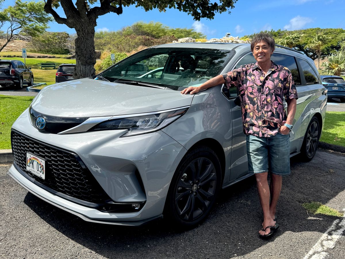 バン貸し切りチャーター 観光も海も満喫！自由自在にハワイを楽しむ