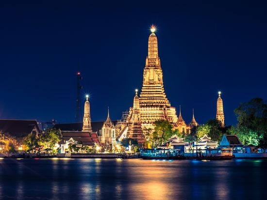 Thailand_Bangkok_Cruise_Wat Arun_shutterstock_180801956