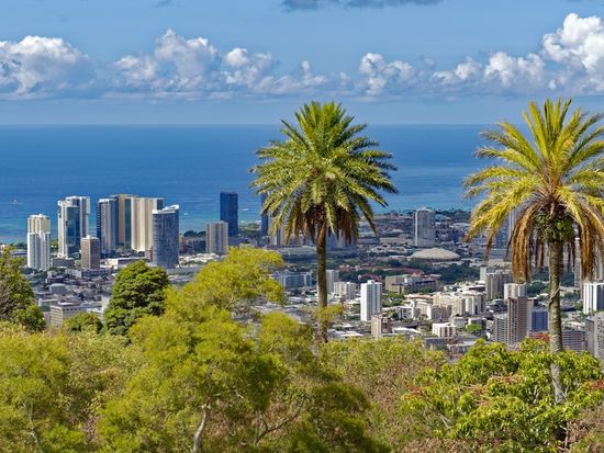 Hawaii_Oahu_shutterstock_765321187