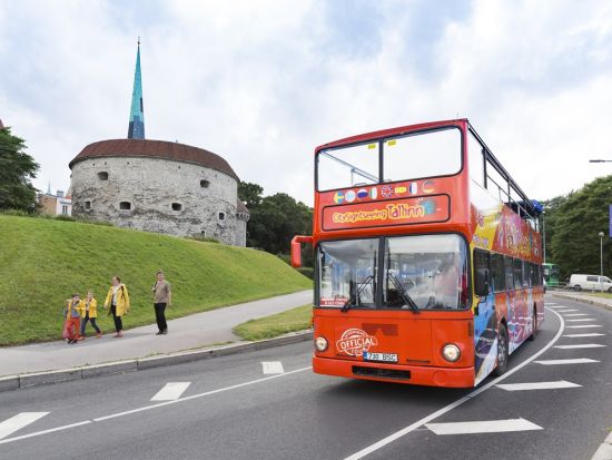 タリン 乗り降り自由オープントップバス　チケット事前予約 ＜24時間チケット／日本語オーディオガイド＞