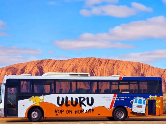 ウルル シャトルバス往復送迎 事前予約　ウルルを自由に散策！＜エアーズロックリゾート発着＞