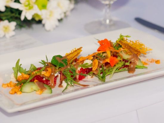 【ロマンチック・イブニングクルーズ】大人のための上質なディナー＆生バンド演奏　大型豪華カタマランヨットで行く＜無料ホテル送迎／コース夕食付＞byバリハイクルーズ