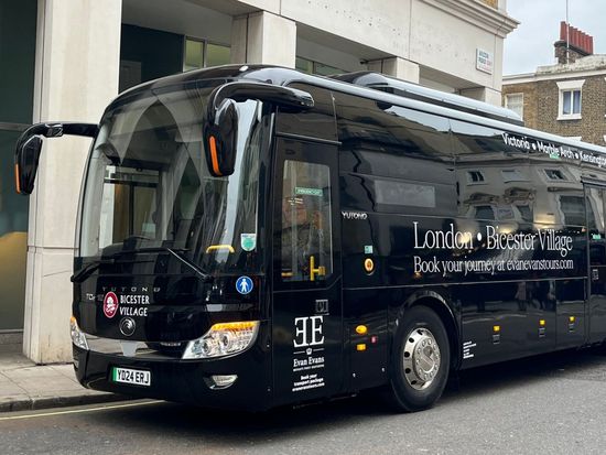 img_1743426246_1743426360__bicestervillagecoach5