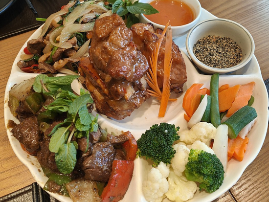 料理メインVan Mieu Set main