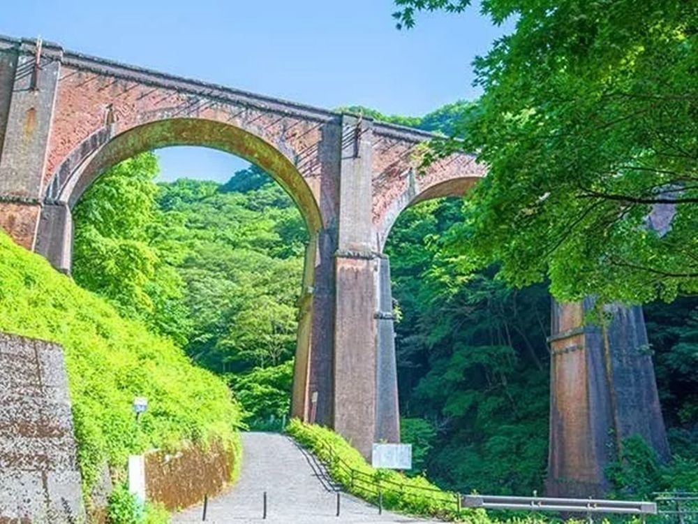 新宿発バスツアー 碓氷峠 廃線ウォーク アプトの道ハイキング！温泉