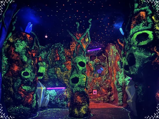 OKINAWAフルーツらんど入園チケット 家族やみんなで楽しめる謎解き冒険！フルーツを使用したスイーツやジュースが味わえるカフェもオススメ！＜名護市＞