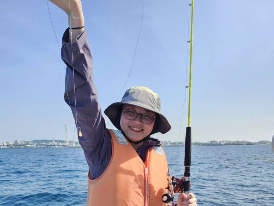 初心者歓迎！船長が丁寧にサポート♪沖縄・宜野湾発 ボートフィッシング体験ツアー（3歳〜参加OK）