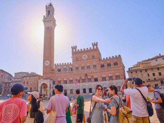 シエナ＋サン・ジミニャーノ＋ピサを巡る トスカーナ州日帰り観光ツアー ランチ＆ワイン試飲付きプランあり＜英語／フィレンツェ発＞