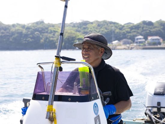 対馬クルージングツアー 養殖場見学＋魚釣り＋海底観察　釣った魚はレストランで調理も可能！＜2時間／対馬市＞