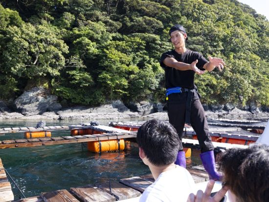 対馬クルージングツアー 養殖場見学＋魚釣り＋海底観察　釣った魚はレストランで調理も可能！＜2時間／対馬市＞