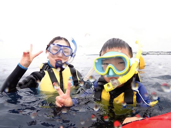ジンベエザメシュノーケリング 迫力満点！世界最大の生き物に出会える！ジンベエザメと一緒に写真を撮ろう◎＜読谷村発＞