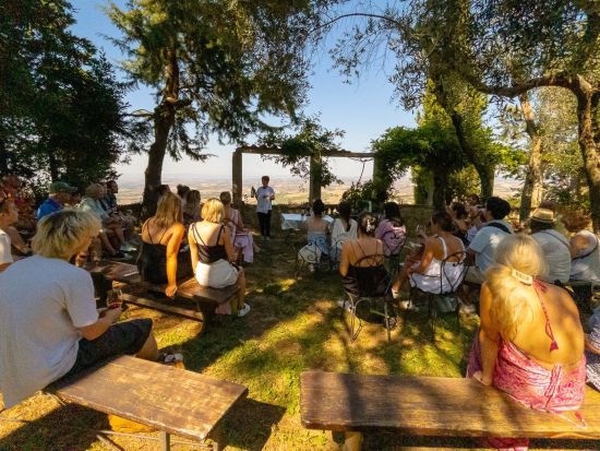 オルチャ渓谷の絶景を巡る！ピエンツァ＋モンタルチーノ＋モンテプルチャーノ日帰りワインツアー　チーズテイスティング付き＜英語／フィレンツェ発＞