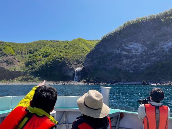 知床観光船おーろら3　ルシャ湾航路　通常よりお得な割引乗船チケット 前日16時まで受付＜4～10月／知床ウトロ港発着＞