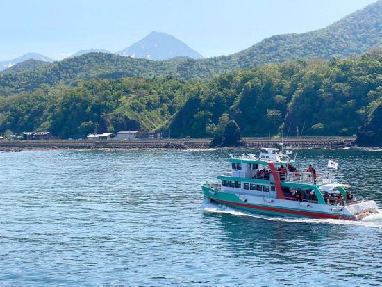 知床観光船おーろら3　ルシャ湾航路　通常よりお得な割引乗船チケット 前日16時まで受付＜4～10月／知床ウトロ港発着＞