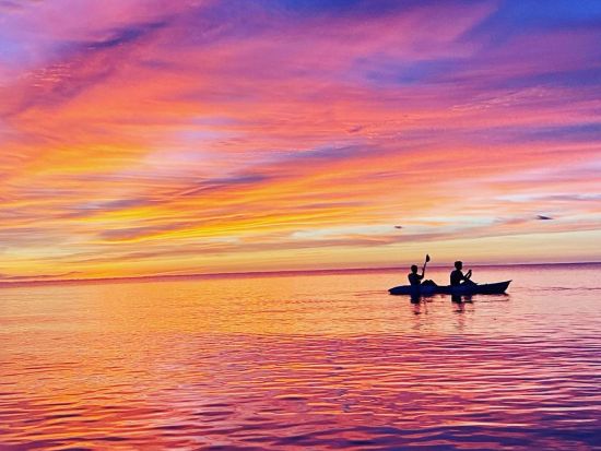 【石垣島】年間1500名以上案内！1日1組限定貸切。島人ガイドと行く秘密の絶景サンセット＆ナイトカヤック（星空保護区を探検する神秘体験／初心者も安心。写真＆動画