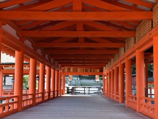 貸切観光タクシー 宮島・厳島神社日帰りツアー 島内は小回りが利く小型モビリティでご案内＜4時間／1-3名／広島市内発着＞by カープタクシー