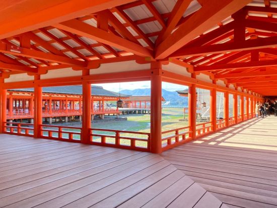 貸切観光タクシー 宮島・厳島神社日帰りツアー 宮島の定番観光を自由に楽しむ＜4時間／1-6名／広島市内発着＞by カープタクシー
