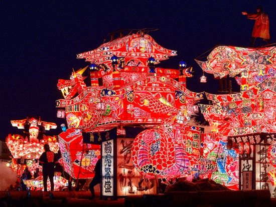 札幌発日帰りバスツアー 沼田町夜高あんどん祭り 北海道唯一の「喧嘩あんどん」を体感！＜8月21日限定／1名から催行／札幌駅発着＞