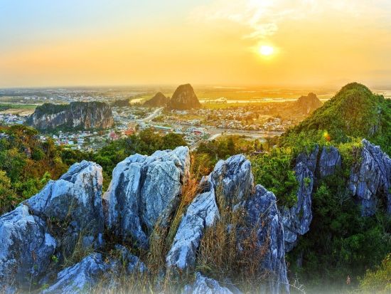 ダナン空港お迎え＆マーブルマウンテン、ホイアン貸切チャーターツアー　空港から定番観光地へ直行！＜8時間／ダナンまたはホイアン市内ホテルお送り＞