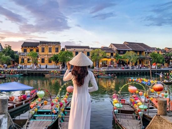 ダナン空港お迎え＆マーブルマウンテン、ホイアン貸切チャーターツアー　空港から定番観光地へ直行！＜8時間／ダナンまたはホイアン市内ホテルお送り＞