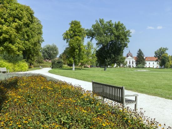 大平原のホルトバージ・プスタとグドゥルー宮殿 1日観光＜3月～10月／日本語ガイド／昼食付き／ブタペスト発＞