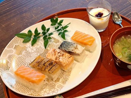 昼食イメージ (3)