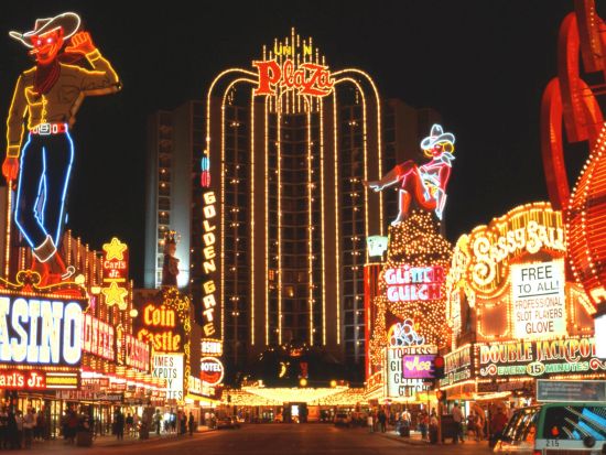 【出発日限定】グランドキャニオン・ウエスト＋ラスベガス日帰り観光ツアー＜4～9月／日本語ガイド／ロサンゼルスまたはラスベガス発着＞