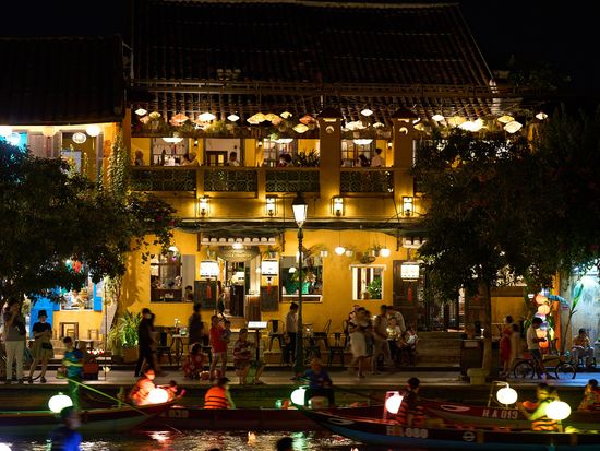 CARGO CLUB レストラン