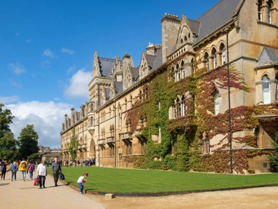 オックスフォード『ハリー・ポッター』ほか映画ロケ地ウォーキングツアー＜英語／1時間30分＞＊申込と同時に即予約確定