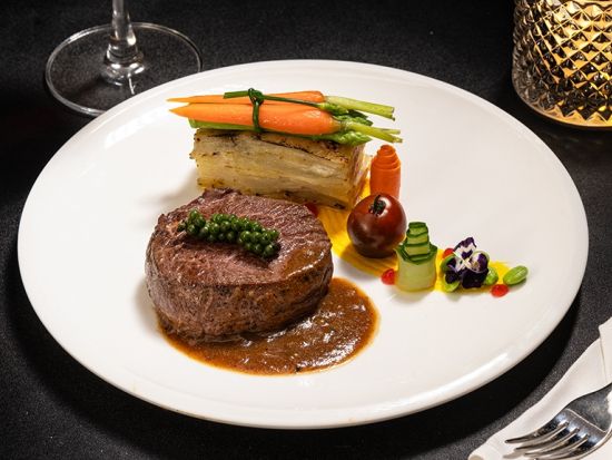 ベンタイン・プリンセス・ディナークルーズ (Ben Thanh Princess)　事前予約サービス＜約2時間／サイゴン港発＞