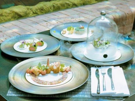 まるで水族館！ジ アプルバ ケンピンス内「コーラル・レストラン（Koral）」ディナー食事券＆事前予約 ＜トンネル席指定プランあり／送迎付き＞