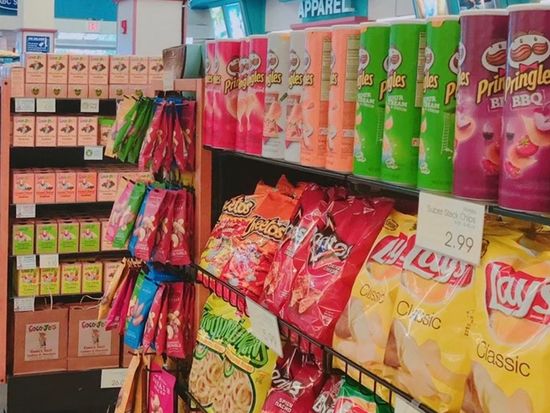 Generic_shopping_pixta_69225436_M