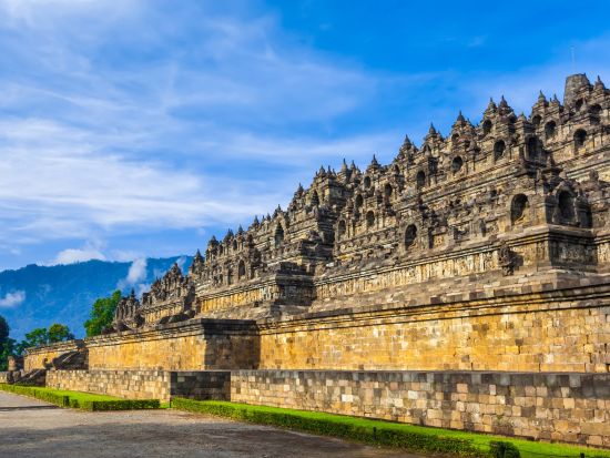 【プライベート】ジョグジャカルタ1泊2日観光ツアー　ボロブドゥール遺跡＋プランバナン寺院＋王宮＋タマンサリ＜日本語ガイド／専用車／ジョグジャカルタ空港発着＞