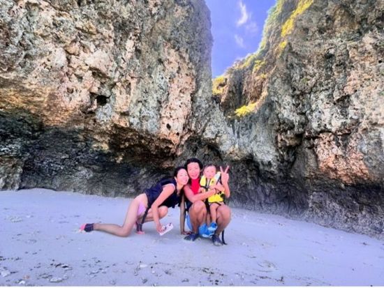 瀬底島クリアSUP体験 ウミガメに出会える透明なボード体験 透き通る海と白砂ビーチでリゾート満喫♪＜4～10月／GoProデータ付／瀬底島＞