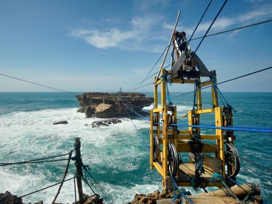 【プライベート】ジョグジャカルタ3泊4日観光ツアーボロブドゥール遺跡＋プランバナン寺院＋市内観光＋洞窟探検＜日本語ドライバー／専用車／ジョグジャカルタ空港発着＞