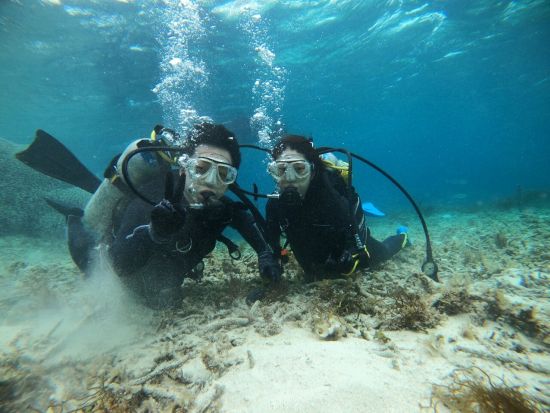 体験ダイビング 「フラワーガーデン」で夢の水中散歩♪ ボートエントリーで気軽に本格体験！＜約90分／浜比嘉島ムルク浜ビーチ＞