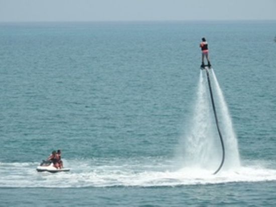 フライボード体験&浜比嘉島周遊バナナボート  スリルと爽快感を同時に楽しむ！沖縄の海を満喫しよう◎＜浜比嘉島ムルク浜ビーチ＞