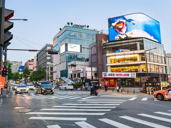Korea_Seoul_Itaewon_梨泰院_pixta_103336451_M