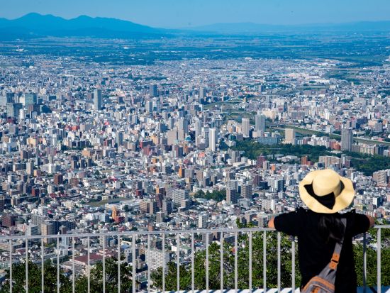 貸切観光タクシー もいわ山絶景ツアー 藻岩（もいわ）山＆旭山記念公園へ＜4名参加で1名6,500円～＞