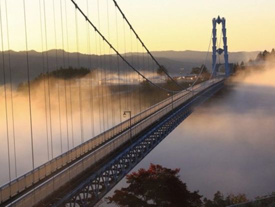 【東京発着】茨城日帰りバスツアー 阿字ヶ浦海岸＋JR日立駅＋竜神大吊橋＜英中対応＞