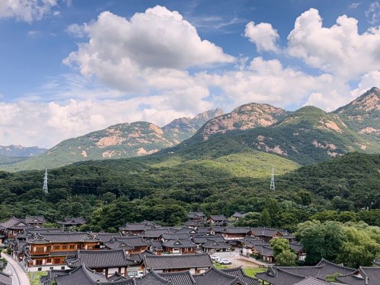 ソウル市内＆郊外観光ツアー　景福宮+守門将交代式+古宮博物館+恩平韓屋村+スタバ北漢山+津寛寺＜昼食とカフェタイム付き／日本語ガイド＞